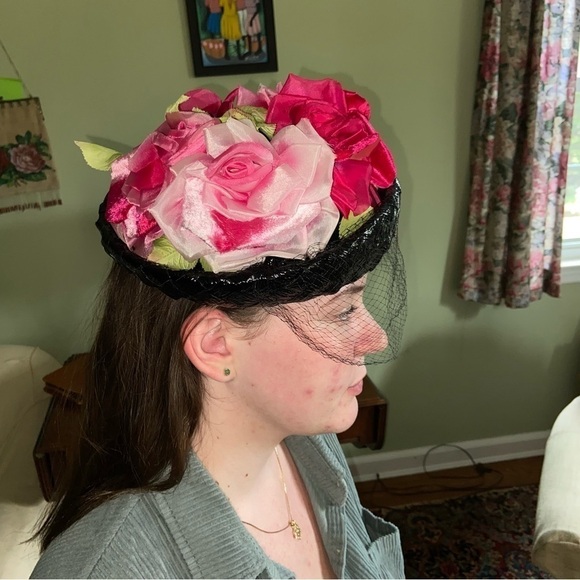 GREAT gift ideas abound for upcoming events. You’ll get raves from the ladies. - Picture 3 of 16